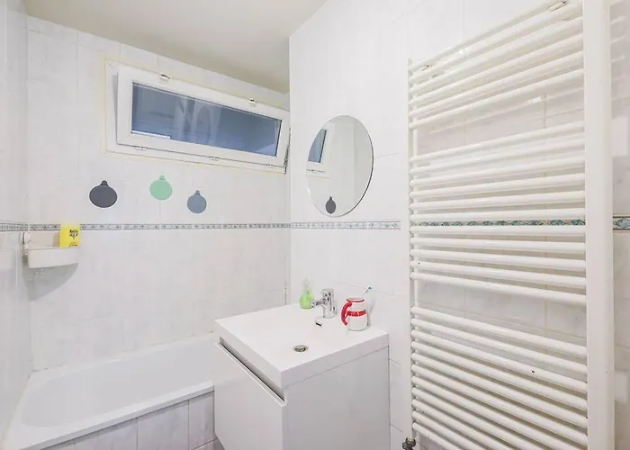T4 Spacieux Tout Confort / Parking Gratuit Apartmán *